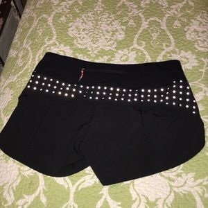 lulu lemon black speed shorts/ white polka dots